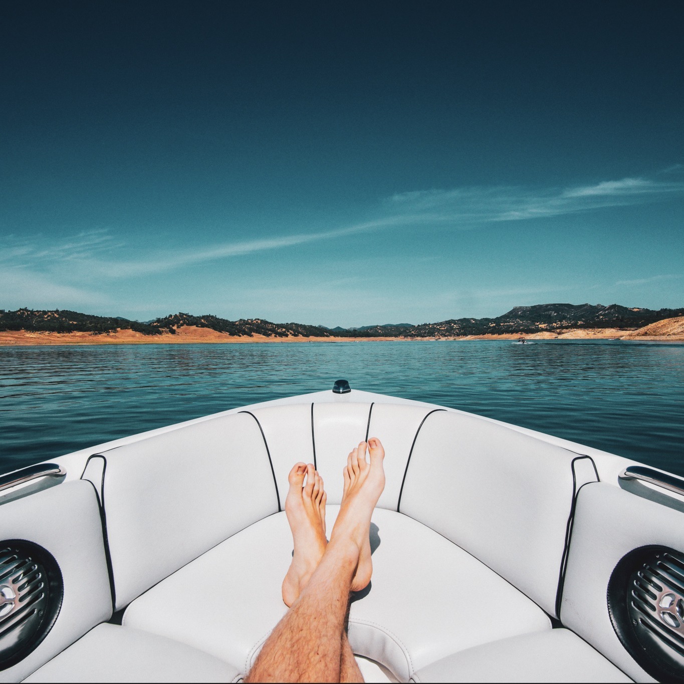 Go ahead. Rock the boat.
Swipe or see link in bio for 10 tips on attending a concert from your boat. 🛥️🎸🤘
#SeeYouOutHere #DiscoverBoating